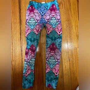 Girls graphic design leggings/lion print/ brightly colored size